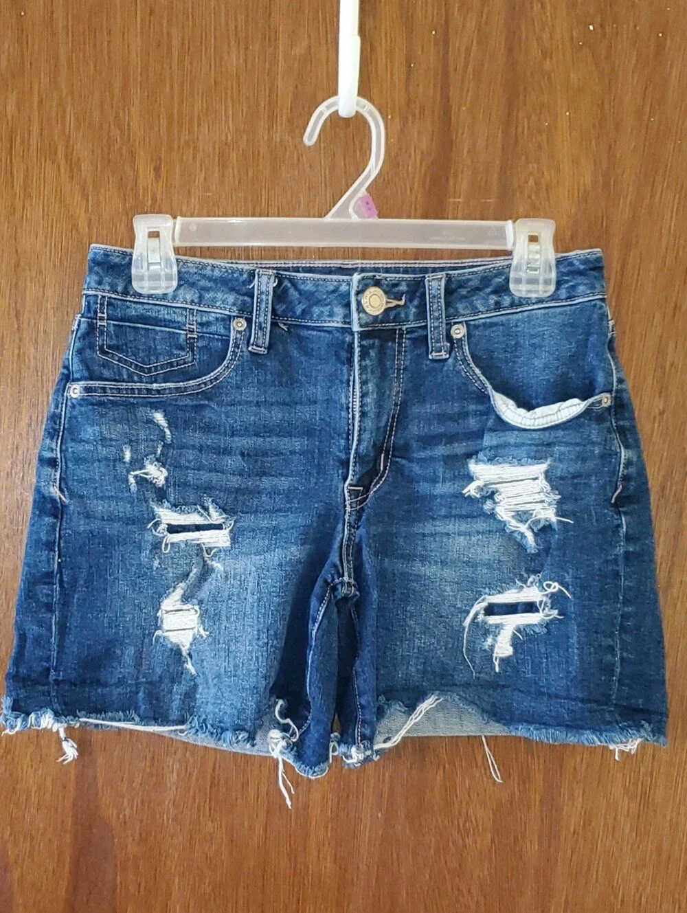 Maurices Distressed Denim Jean Shorts Sz 8